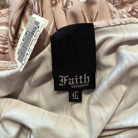 Faith Maxi Dress With Wings And Swords Print Ties At Neck Size L - Picture 8 of 8